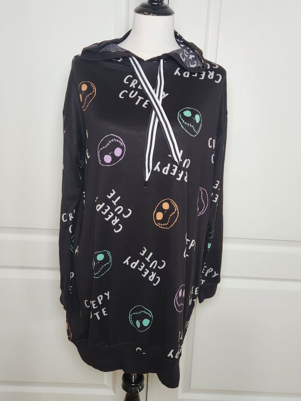 Disney The Nightmare Before Christmas Womens Sleep Shirt Large Hood Creepy Cute